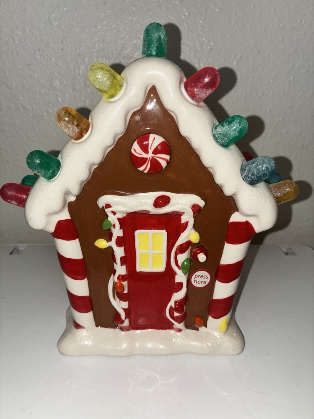 2008 Hallmark Christmas Gumdrop Gingerbread House Lights & Music Ceramic